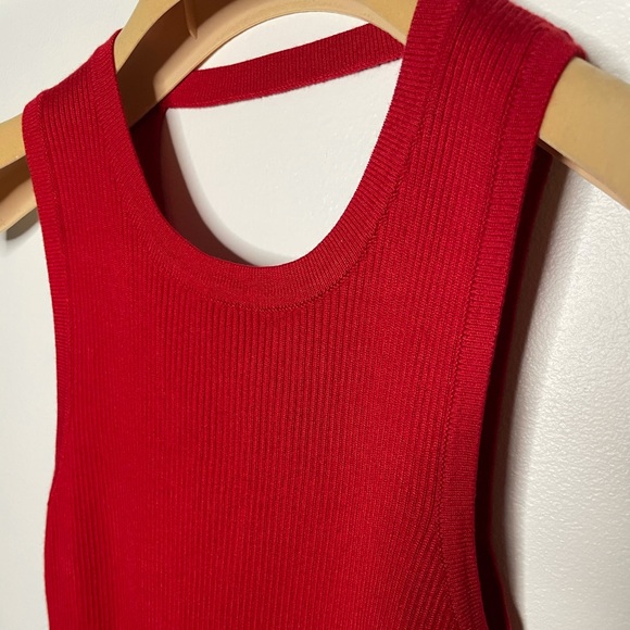 Red sleeveless dress - Picture 2 of 5